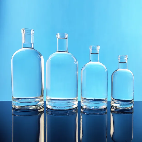 Bottiglia di vetro per liquore da 750 ml su misura Bottiglia di vetro premium super trasparente da 750 ml Bottiglie di vetro satinato da 750 ml di whisky gin tequila dal design personalizzato