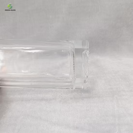 Bottiglia di liquore in vetro di alta qualità Super Flint rotonda vuota da 750 ml Vodka Whisky Gin Brandy Tequila Rum Bottiglie di vetro Bottiglia di liquore in vetro