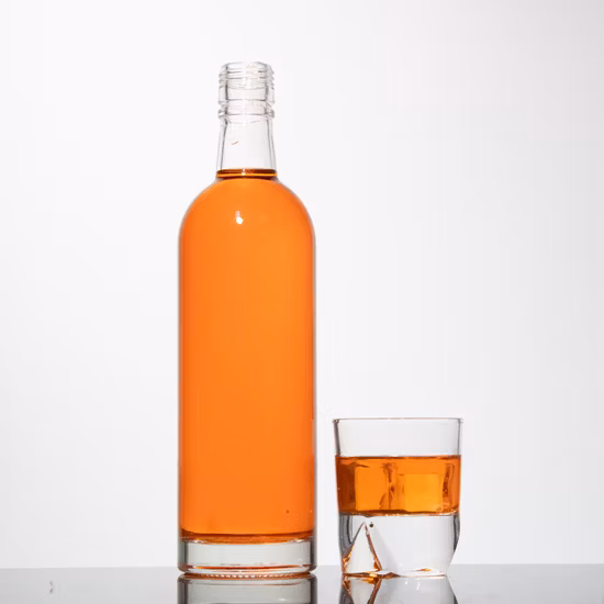 Bottiglia di vetro personalizzata da 500 ml 700 ml 750 ml Bottiglie di vetro trasparenti vuote Bottiglia di vetro di brandy di whisky di vodka Bottiglia di vetro di liquore di tequila gin